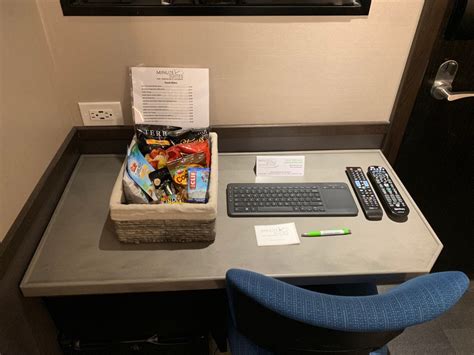 Minute Suites (Main Atrium) at Charlotte Douglas International Airport ...