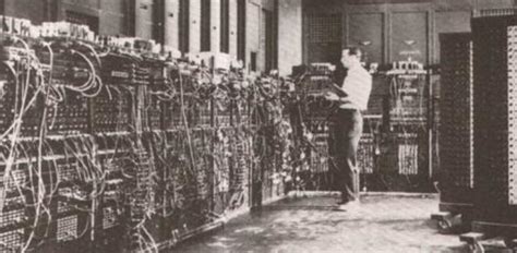 第一台电子计算机发明于哪一年，1946年（发明人为美国的莫克利和艾克特） — 探灵网