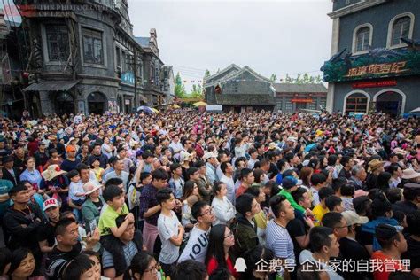 说英语卖水果的成都嬢嬢分享学习经验：多跟外国人交流，不能死记硬背_凤凰网视频_凤凰网