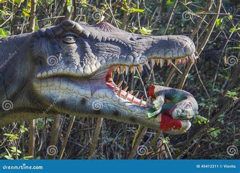 Velociraptor with prey stock image. Image of fang, hunter - 45412311