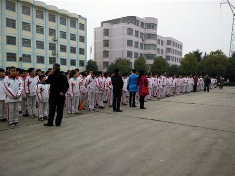 岳阳县一中：新生军训，培养学生坚强意志和良好习惯 - 岳阳县 - 新湖南