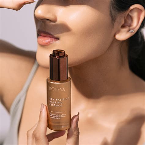 Revitalising Healing Essence Unisex Glow Serum | Peptide based Niacina ...