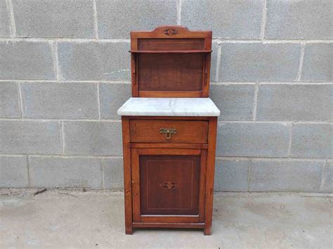 Mesita de noche antigua estilo inglés Eduardiano. Mesilla de dormitorio ...