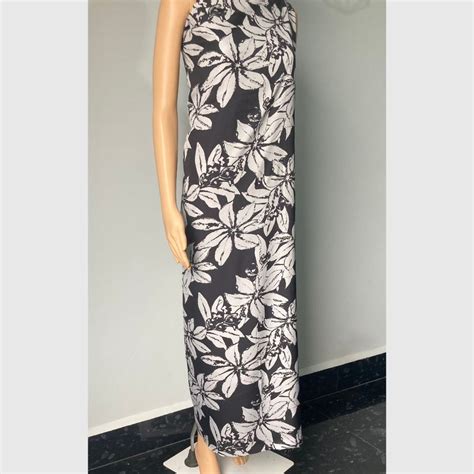 Poinsettia Black Jaiñsem – Khasi Connection