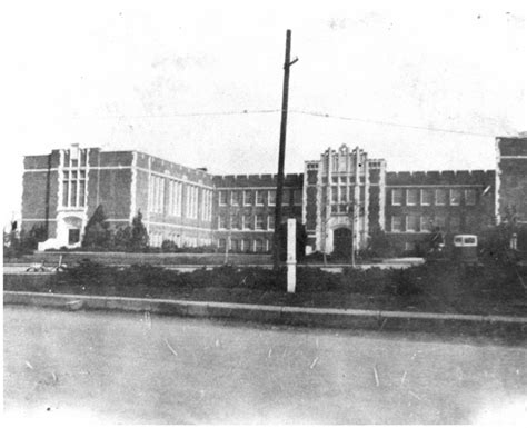 [William James Middle School] - The Portal to Texas History