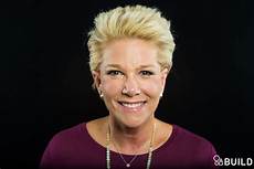 Joan Lunden Hairstyle by Hair Don T Care Joan Lunden Is Chic Cheerful And Joan Lunden Hairstyle