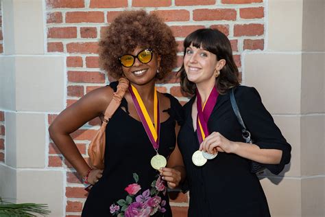FSU awards honors medallions to more than 300 Spring 2023 graduates ...
