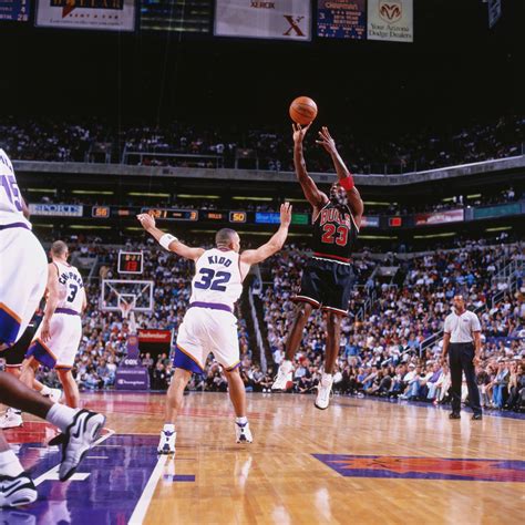 Michael Jordan's last game in Phoenix against the Suns with the Bulls ...