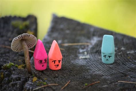 Left Out Alone 的图像结果