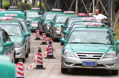 杭州拟出租车经营权无偿使用 将退近1亿份子钱|出租车|经营权_新浪新闻