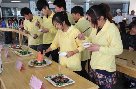 第二届美食节系列活动之“厨神入化”食堂厨师厨艺大比拼-滁州职业技术学院