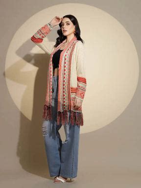 Beige Geometric Print Full Sleeve Collared Neck Knitted Shrug