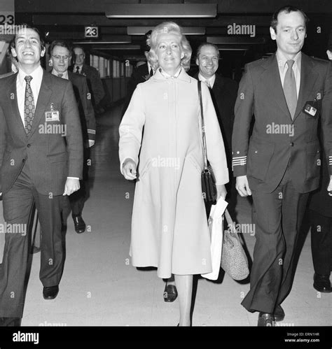 Frances Shand Kydd, mother of Lady Diana Spencer, recently engaged to ...