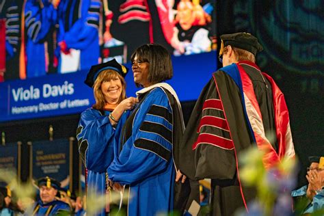 Viola Davis to URI graduates: ‘I see the sacred in you’ – Rhody Today