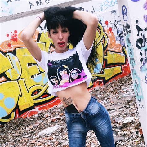 De Guernica by Jazmin La Cuerpo (Single, Novelty): Reviews, Ratings ...