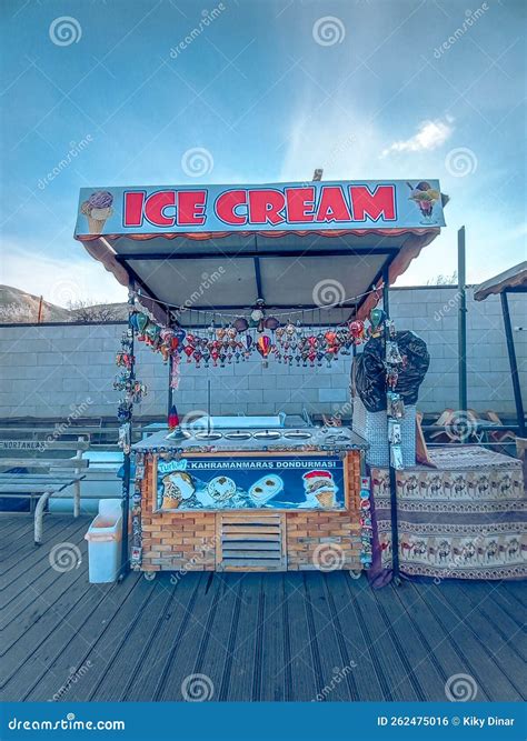 Ice cream vending cart editorial photo. Image of blue - 262475016