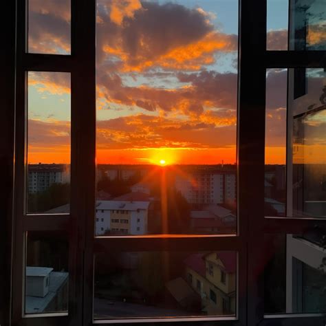 Sunset Window 的图像结果