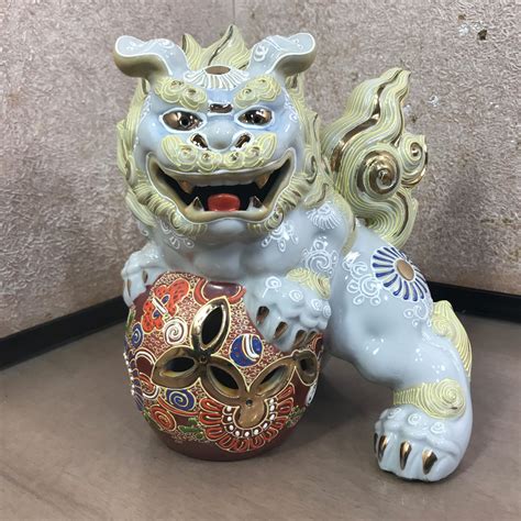 Japanese Shishi (Japanese Lion) Statue Unique color | Japanese foo dog ...