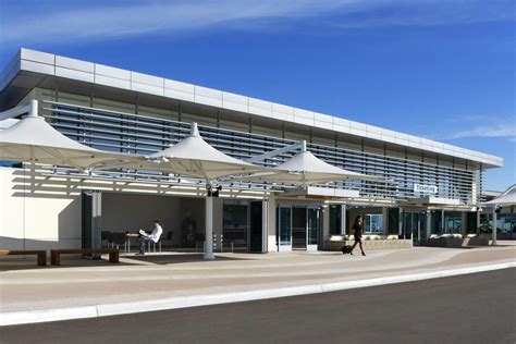 McClellan Palomar Airport | NanaWall