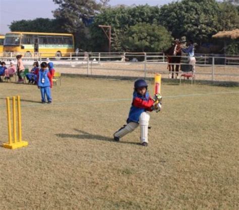 Cricket Club – HI-Tech World School