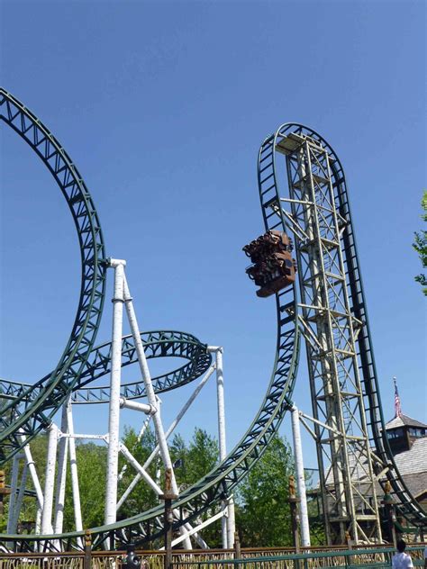 People keep getting stuck on Canobie Lake Park rides