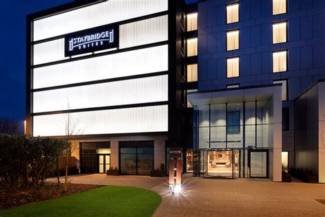 Best airport hotel - Review of Staybridge Suites London - Heathrow Bath ...