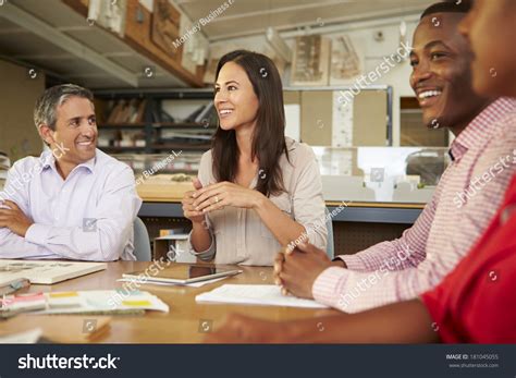 Committee around a Table 的图像结果