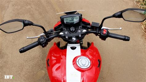 TVS Apache RTR 160 4V test ride review: Race machine redefined ...