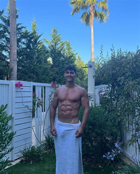 Just A Clumsy LGBTQ+ Dude