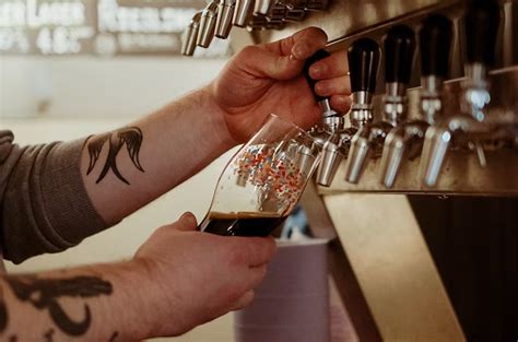 The Difference Between a Stout and a Porter | Cool Material