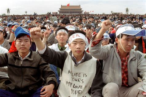Chinese crackdown on protests leads to Tiananmen Square Massacre | June ...