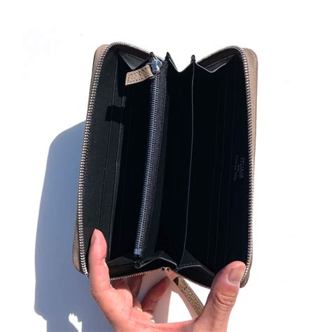 ITUAIS定番の「RO-RO LONG WALLET」 | CIENTO BLOG