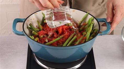 Comforting Stewed Green Beans with Tomato