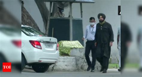Sidhu meets Sonia amid infighting in Punjab Congress - GKPro News Breaking
