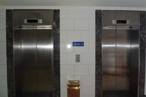 一楼住户也要交电梯费？一万年都用不到，凭啥？__财经头条