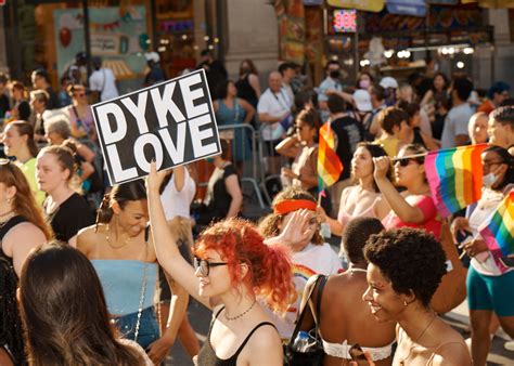 At New York’s Dyke March, Celebration—And Defiance—Was in the Air | Vogue