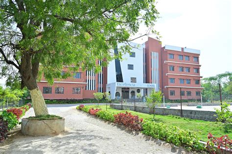 Excellencia Infinitum