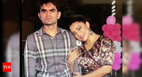 Kranti Redkar wishes husband Sameer Wankhede on his birthday, says "You ...