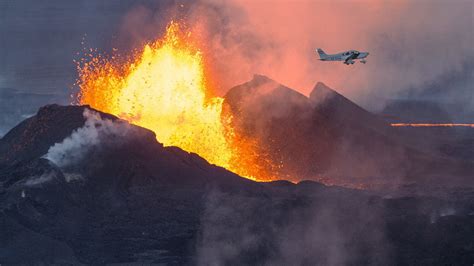 How Volcanoes Erupt Step By Step