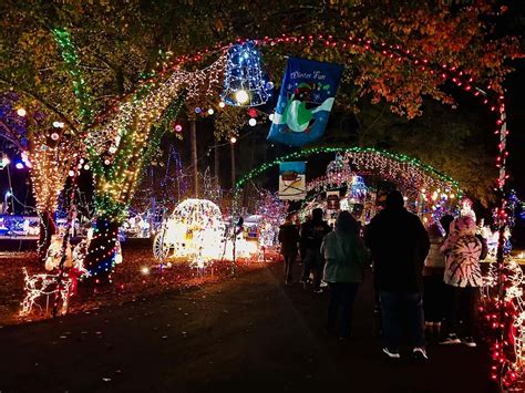 Gullo Holiday Lights Display in Magnolia | Gullo Ford