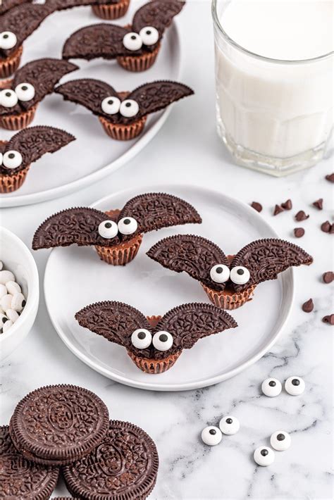 How to Make OREO Bats for Halloween | Recipe | Oreo, Halloween treats ...