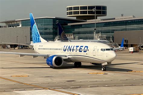 United Airlines may reduce Newark schedule in flight-delay fallout ...