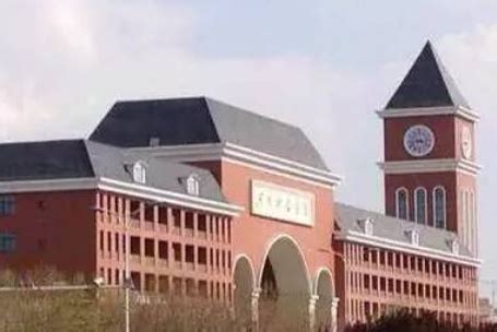 湛江东盟城学校，看上去就像贵族一样，盛和园的学校与它哪个好呢,旅游,旅途风光,好看视频