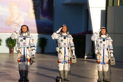 开启属于中国的空间站时代，“神舟十二号”航天员在太空戴什么表？_任务