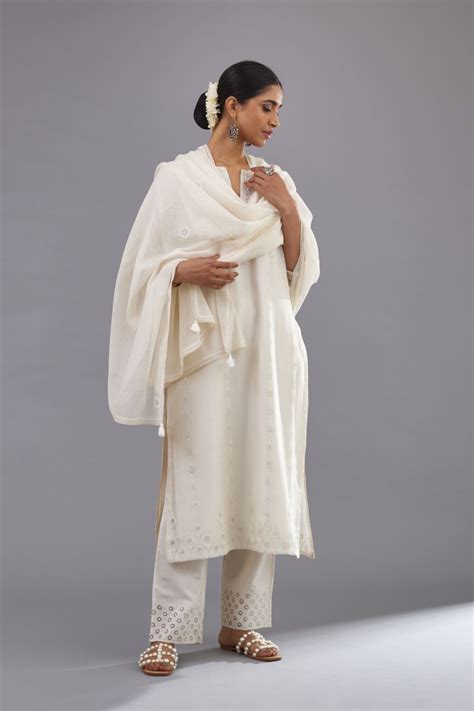 Pragya off white kurta set-5 - Elan Store