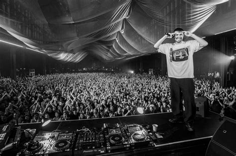 Het feest van Fred again.. in Brussel was intens, maar waarom respecteren fans zijn ...