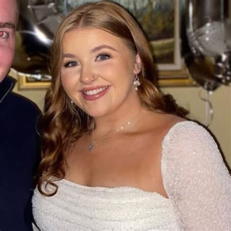 Niamh - Biology teacher - ₹2141/h