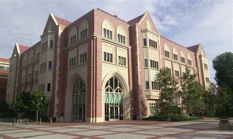 Wallis Annenberg Hall – Cello Expressions Photography