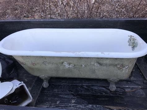 Antique Claw Foot Bath Tub Cast Iron Vintage with Claw feet. | #1983977414