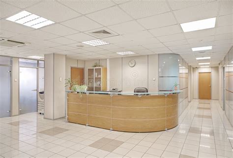 Le Lobby Du Centre Commercial 的图像结果